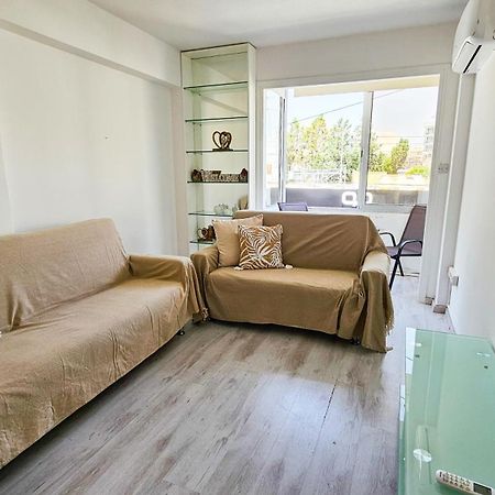 Cheer Up City Apartment, Near To The Finikoudes Beach Larnaca Bagian luar foto