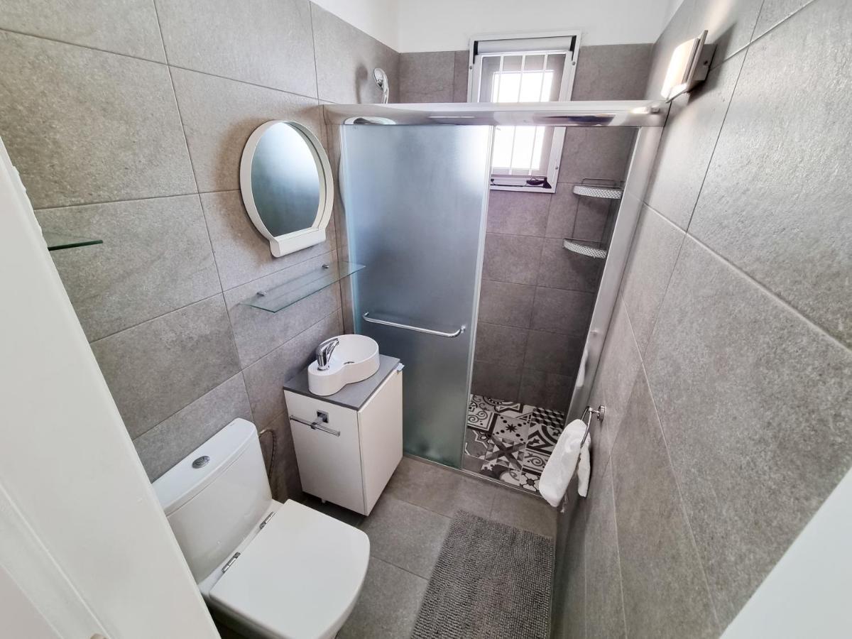Cheer Up City Apartment, Near To The Finikoudes Beach Larnaca Bagian luar foto