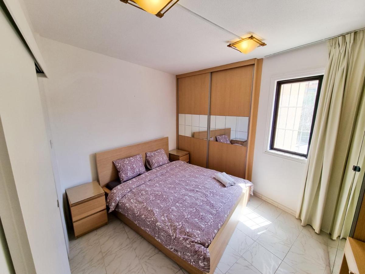 Cheer Up City Apartment, Near To The Finikoudes Beach Larnaca Bagian luar foto